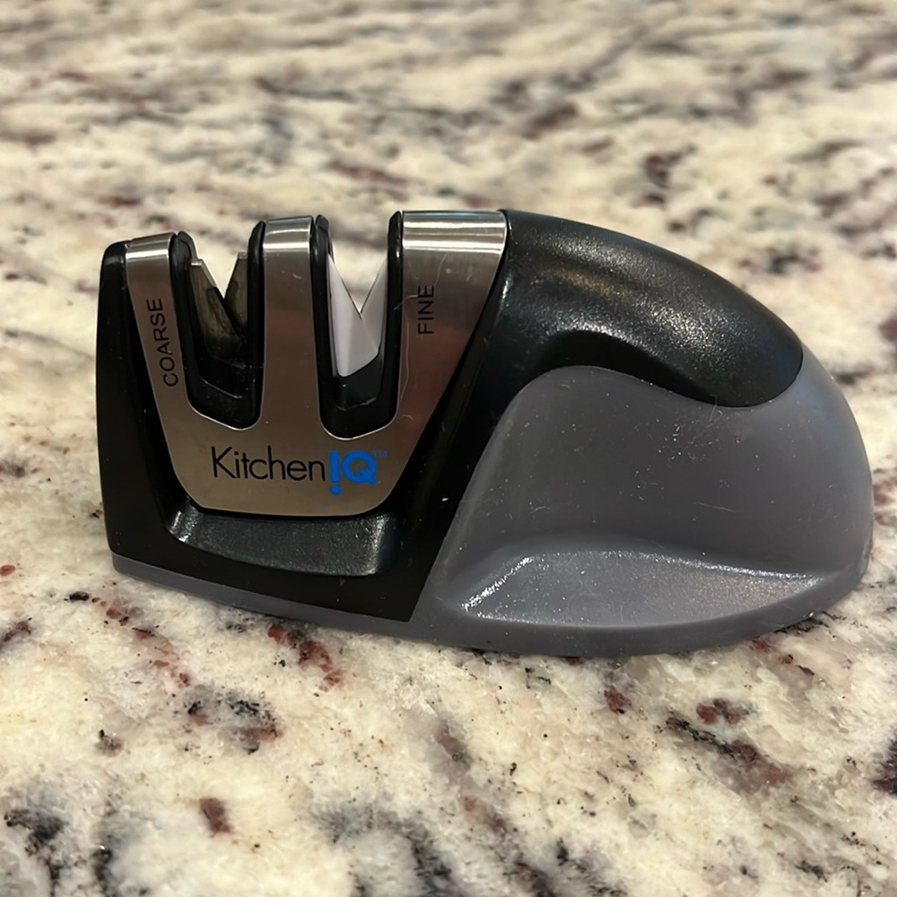 Kitchen knife sharpener